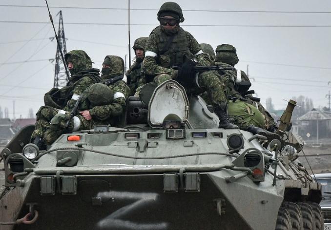 俄罗斯军队集结乌克兰边境，紧张局势引关注