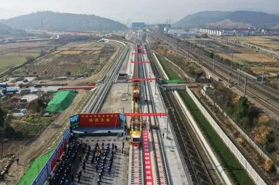 杭温高铁全线铺轨工作已启动，预计年底前完成施工任务