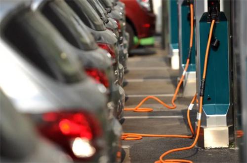 新能源车不香了 多地充电站价格上涨 上海充电涨近八成