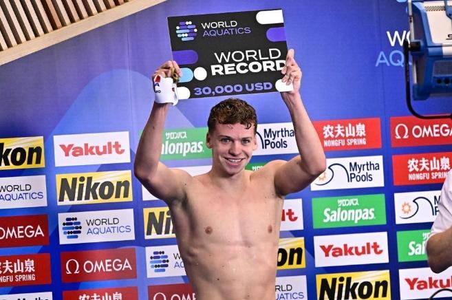 法国选手马尔尚创历史：超越菲尔普斯，打破人类游泳史上最难破的纪录！