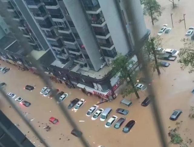 福州市遭遇史上登陆第二强台风“杜苏芮”，城市全力抗洪救灾