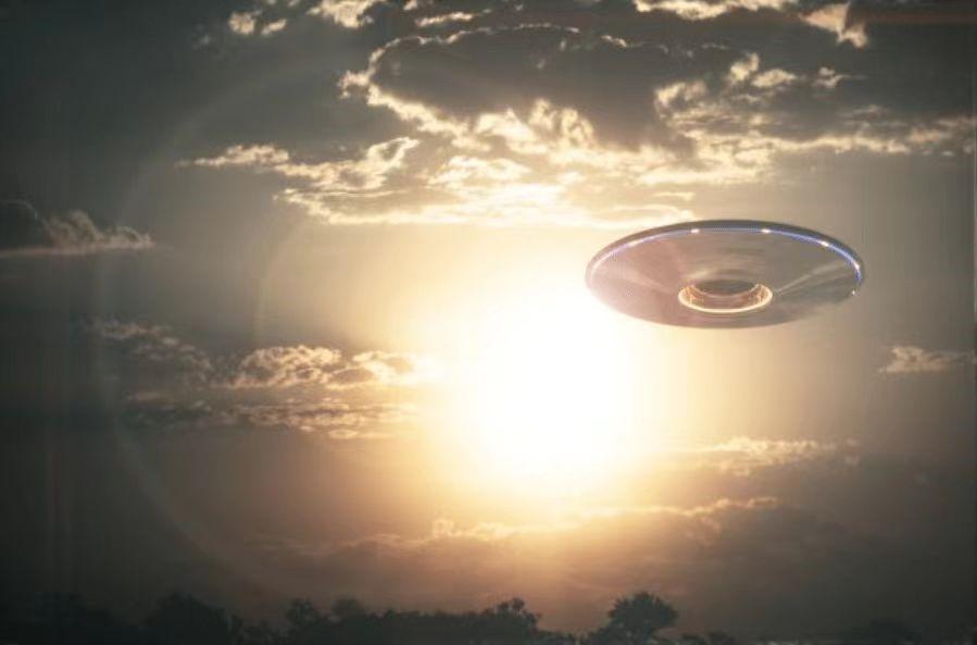 美飞行员确定有外星人 对UFO做10年反向工程 马斯克不否认