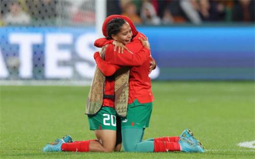 世界第72名创造奇迹 首秀被打0-6反压德国女足成功出线