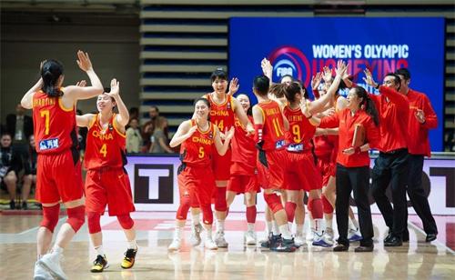 中国女篮大胜中国台北 进大运会决赛 将战日本争冠