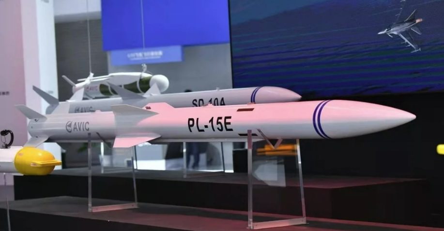中国霹雳15空空导弹生产线揭秘：柔性自动化技术引领军工创新