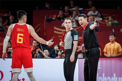 FIBA公布2023篮球世界杯裁判44人名单 无中国裁判
