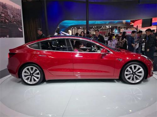 传特斯拉新款Model 3最早9月量产 展示车8月运往展厅