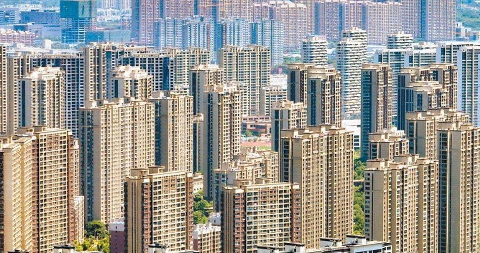 2023年8月中国房地产市场：一线城市房价环比下降，三线城市同比降幅缩小