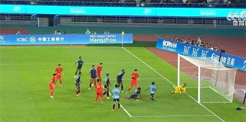 亚运会中国男足1-0印度 暂时领先