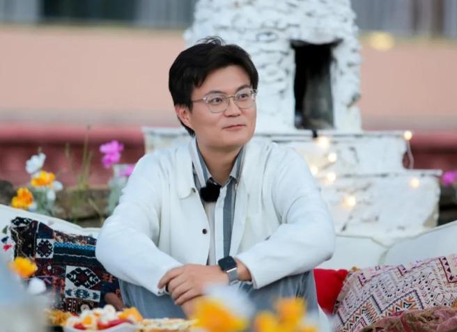 《再见爱人第三季》情感导师李松蔚否认性侵指控，细节曝光引发社会关注