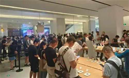 iPhone15开售即破发苹果市值暴跌1.7万亿