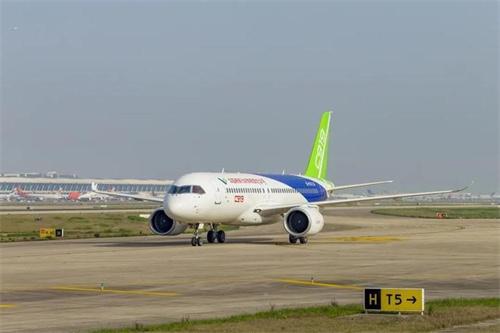 C919单笔最大订单落地 100架购机协议已签订