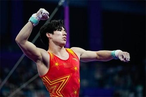 体操冠军张博恒将亚运金牌捐给母校 鼓励更多孩子练体操