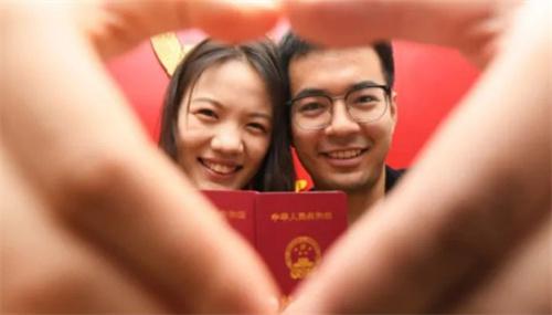 中国初婚人数9年来下降了55.9%