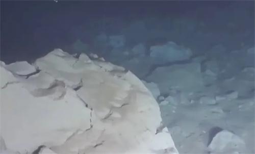 日本发现大地震海底“断层悬崖” 日本地震沉入海底了吗