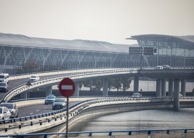 上海浦东机场网约车服务恢复，市交委强调规范运营和驾驶员管理