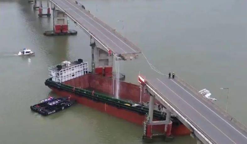 广州南沙大桥撞断通报：2人死亡、3人失联！当地居民呼吁关注