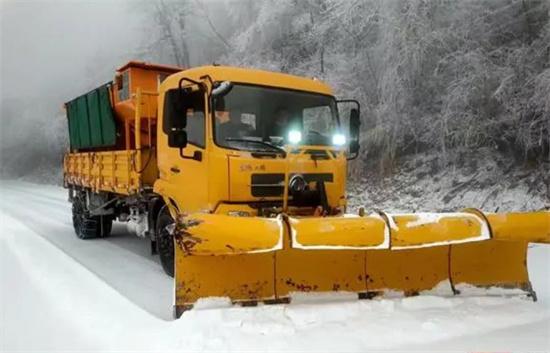 雪后畅行无阻，张家界武陵源景区环保客运人保障游客畅游美景