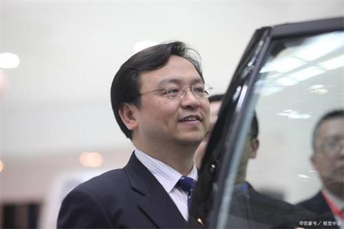 比亚迪董事长被举报出轨(关于比亚迪董事长的简介)