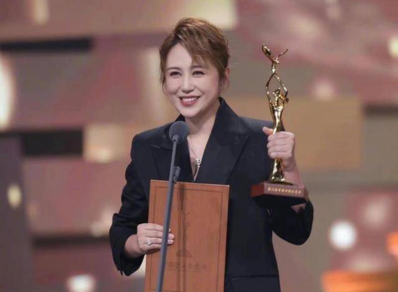 中国电影大数据荣誉之夜：马丽获奖发言激起赵丽颖争议