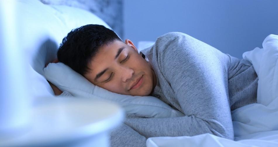 揭秘睡眠谣言：科学解读每天所需睡眠时间