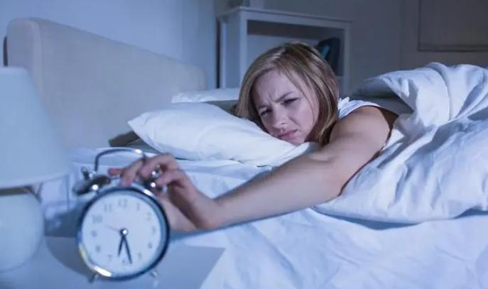 看手机影响睡眠质量，你的睡眠状态如何？