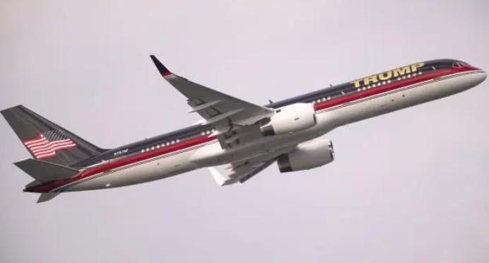 特朗普私人波音757客机在机场发生剐蹭事件，一览事态发展