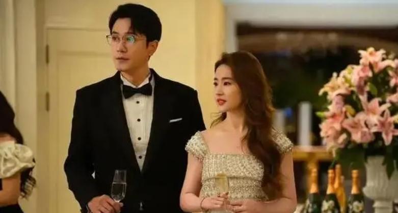 黄亦玫到离婚都没穿上婚纱——《玫瑰的故事》中的婚姻反思与现实思考